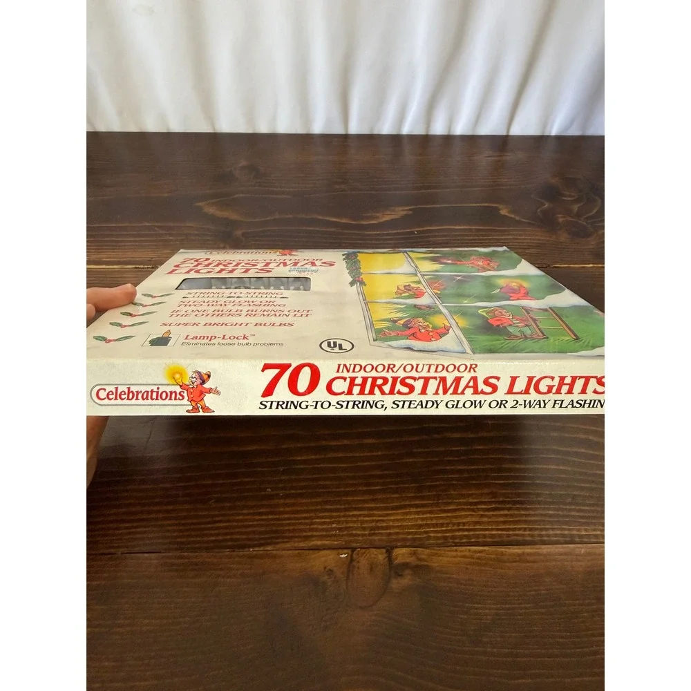 VTG Celebrations 70 Christmas Lights Clear Indoor Outdoor String Flashing 22ft‎